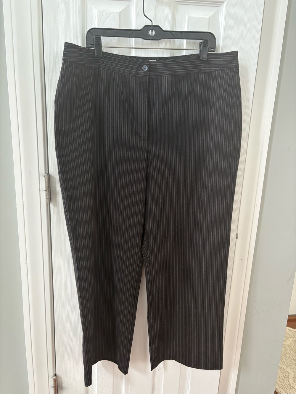 Chico’s Black Pinstripe Women's Dress Pants Size 3.5 Short